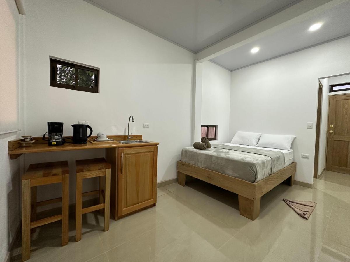 Tuanis Guest House Tortuguero Exterior photo