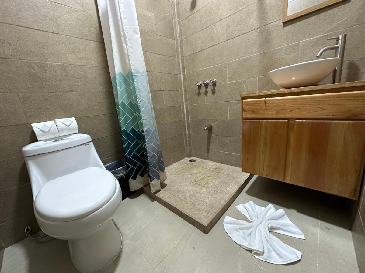 Tuanis Guest House Tortuguero Exterior photo